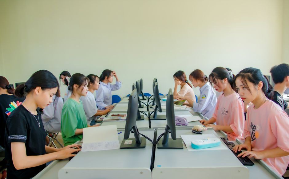 Hướng Dẫn Chuẩn Bị Hồ Sơ, Chứng Chỉ Và Kỳ Thi Đầy Đủ, Đúng Thời Hạn